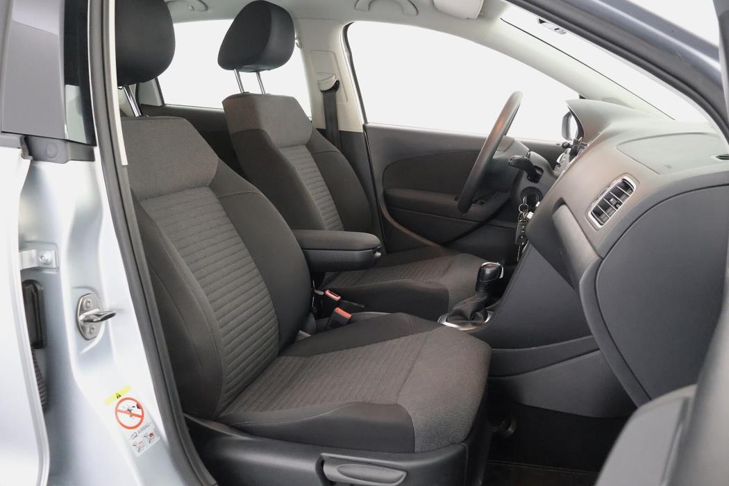 VOLKSWAGEN Polo 2010