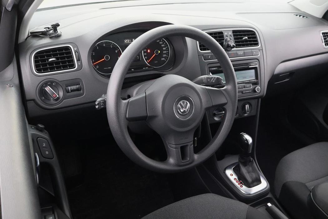 VOLKSWAGEN Polo 2010