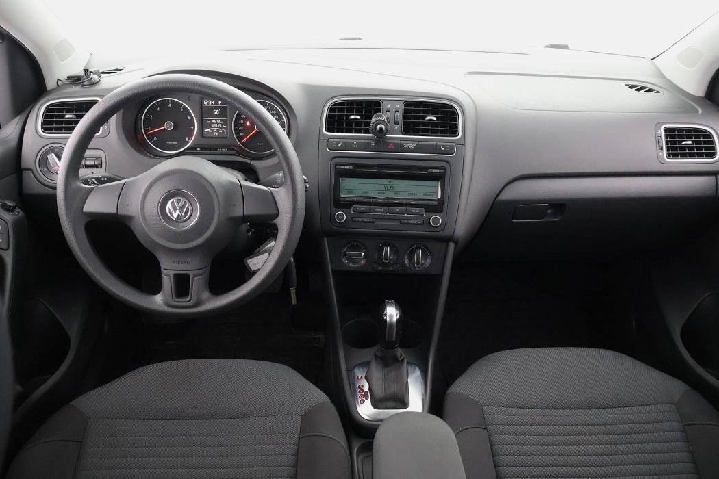 VOLKSWAGEN Polo 2010