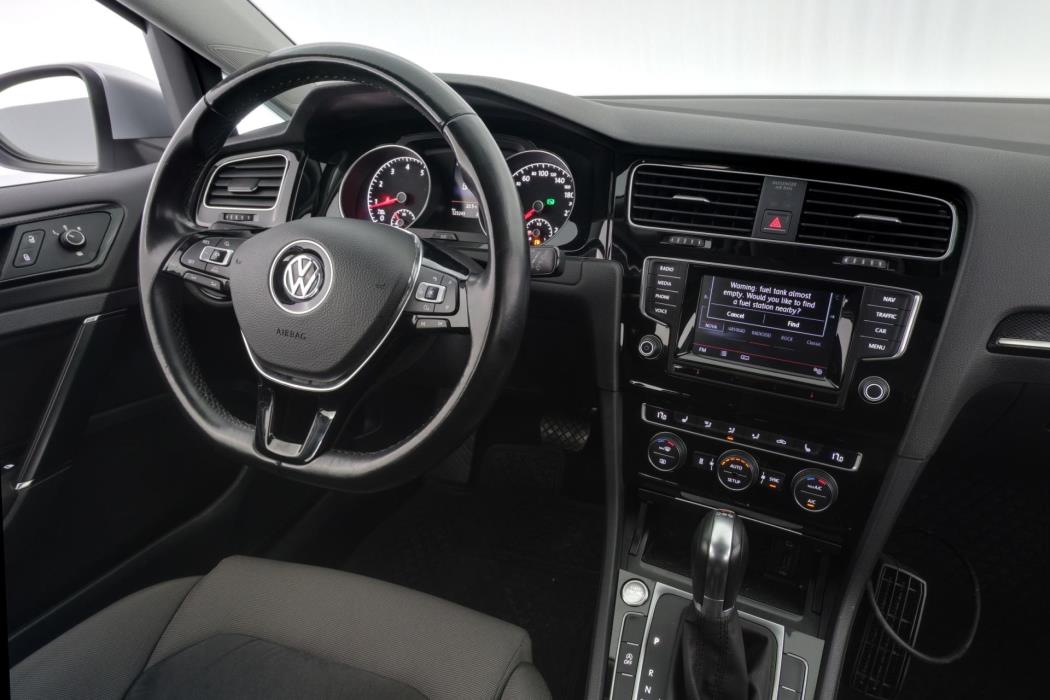 VOLKSWAGEN Golf 2014