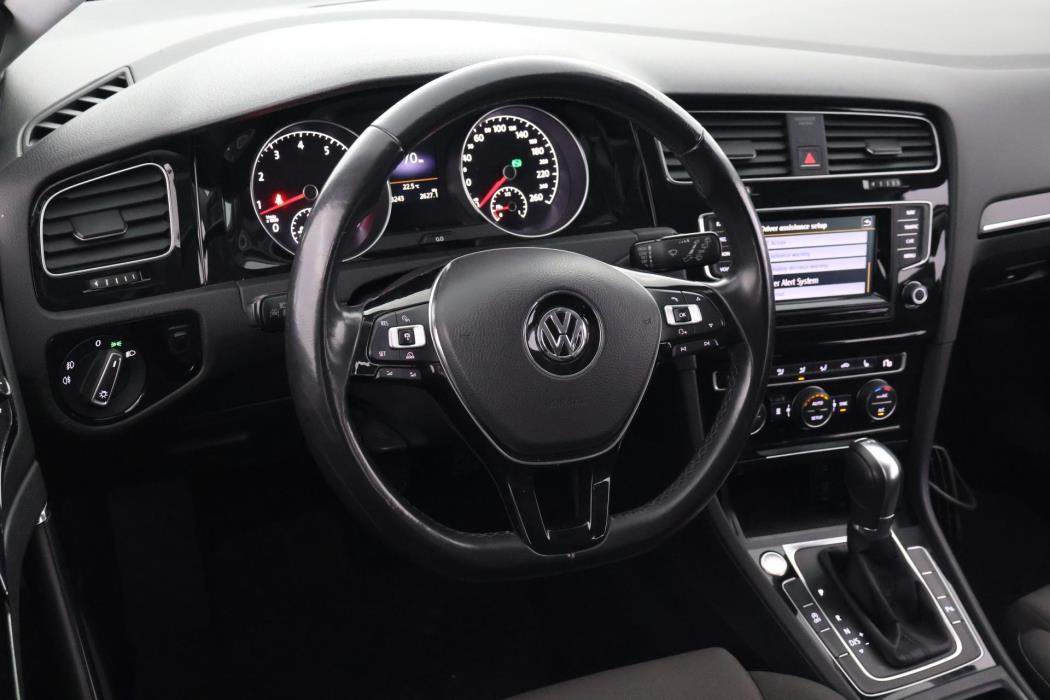 VOLKSWAGEN Golf 2014