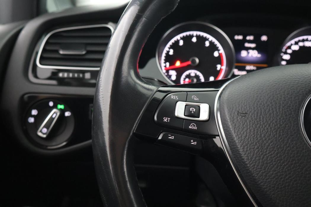 VOLKSWAGEN Golf 2014