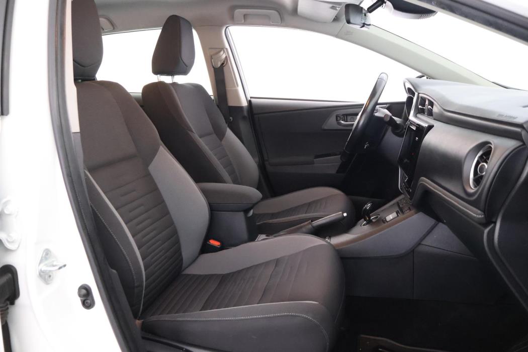 TOYOTA Auris 2017