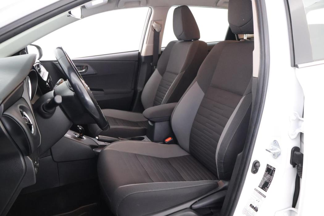 TOYOTA Auris 2017