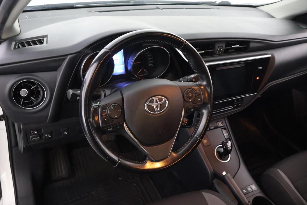 TOYOTA Auris 2017