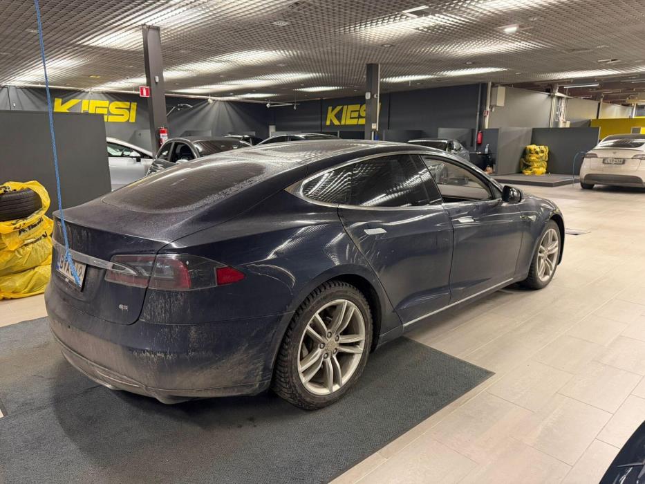 TESLA Model S 2013