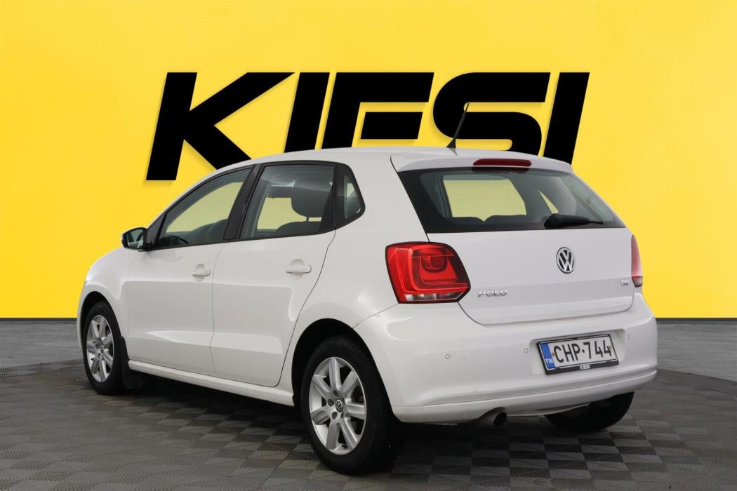 VOLKSWAGEN Polo 2011