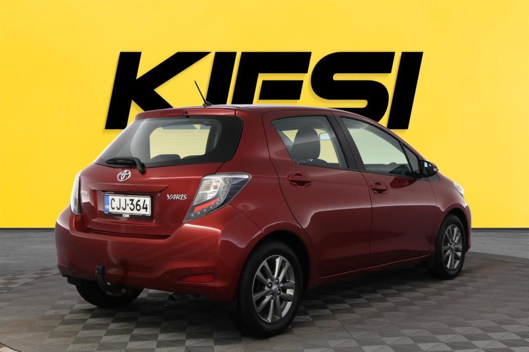 TOYOTA Yaris 2014