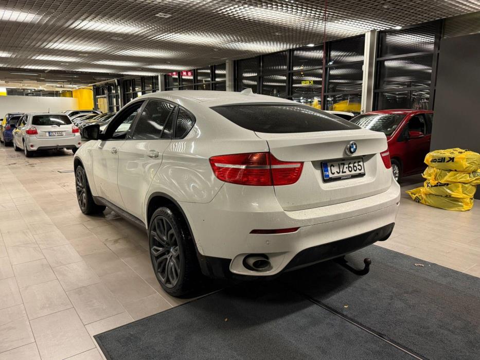 BMW X6 2011