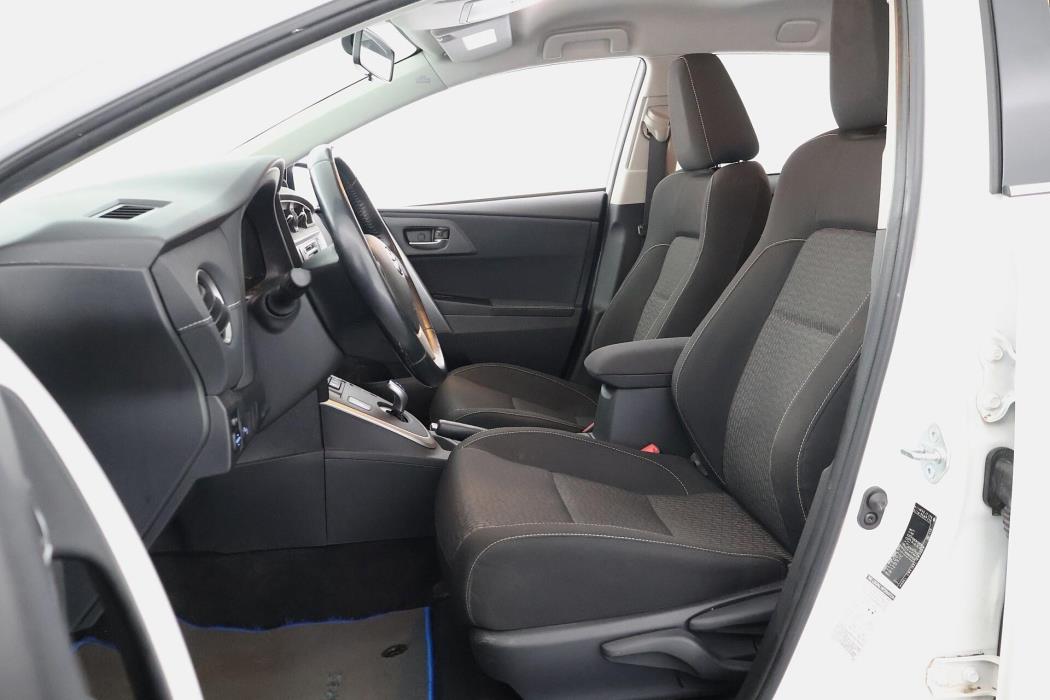 TOYOTA Auris 2014