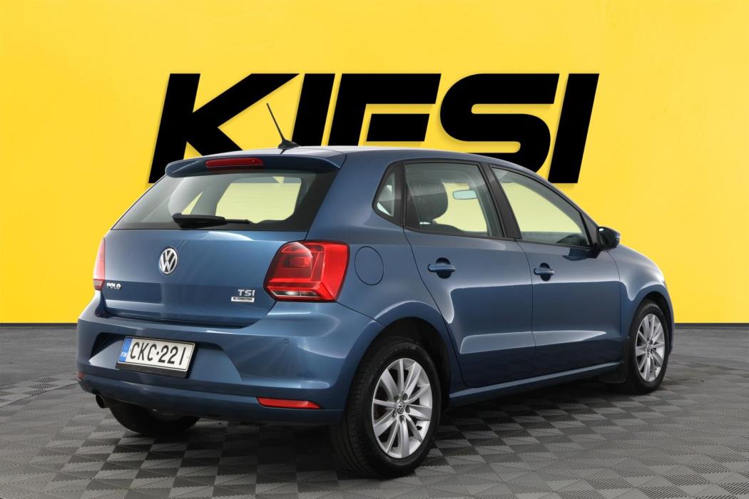VOLKSWAGEN Polo 2016