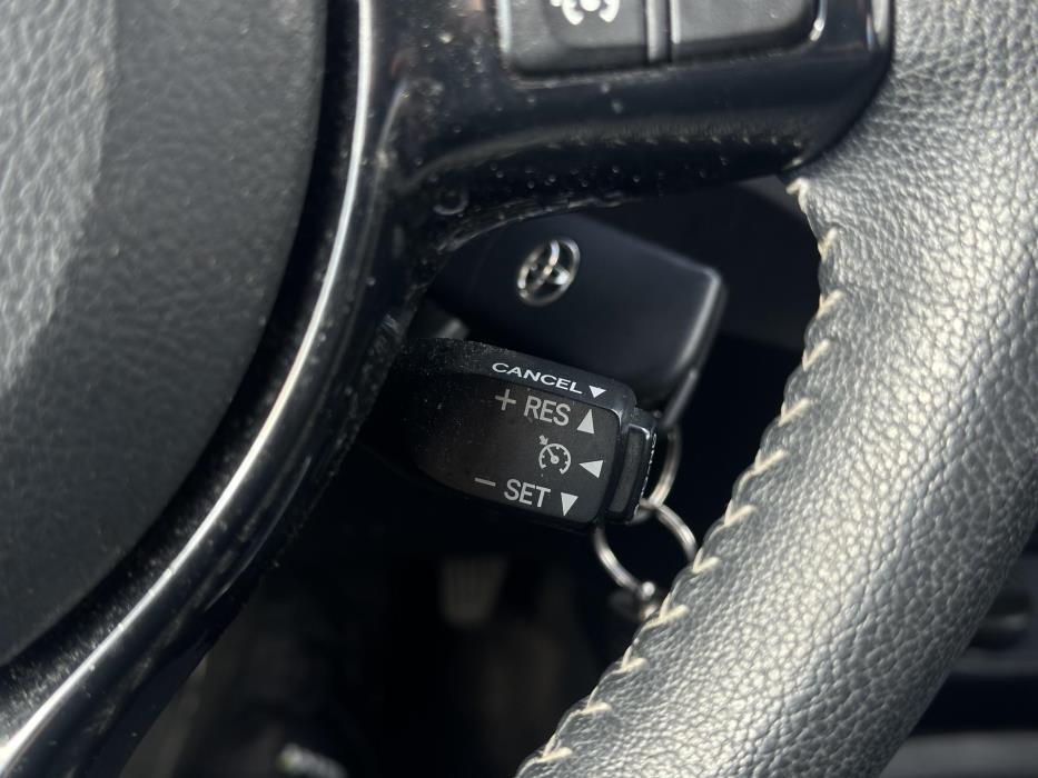 TOYOTA Yaris 2019