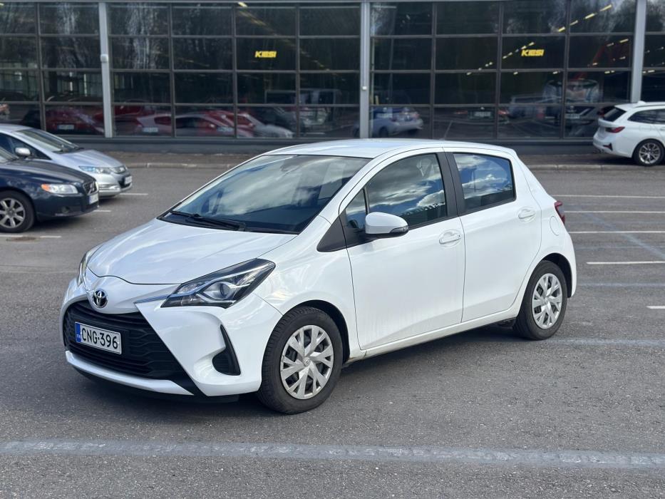 TOYOTA Yaris 2019