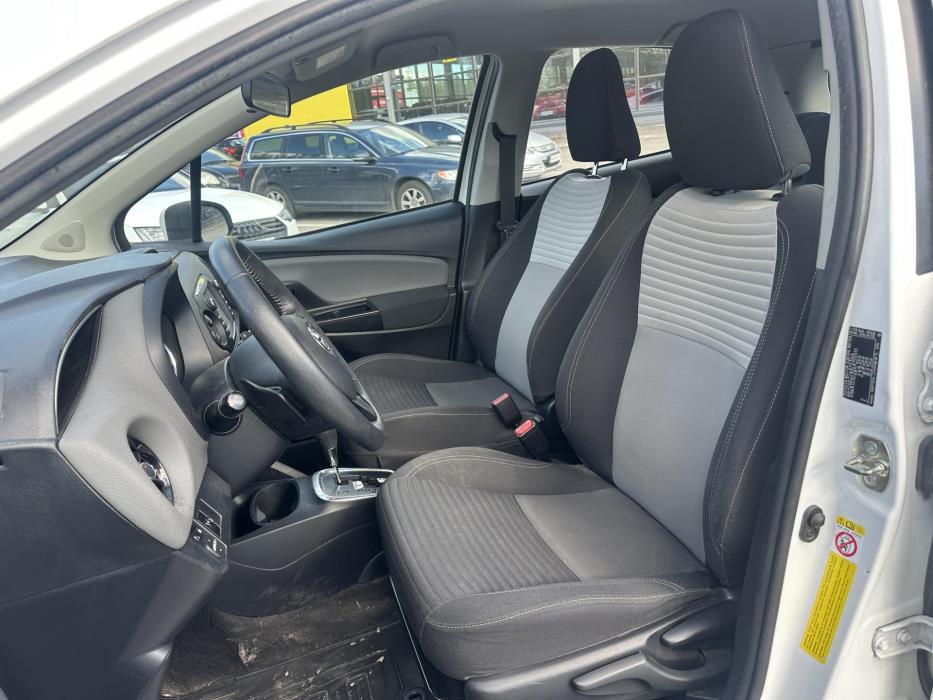 TOYOTA Yaris 2019
