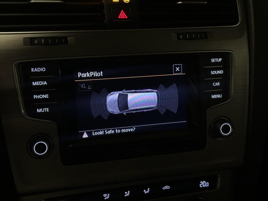 VOLKSWAGEN Golf 2015