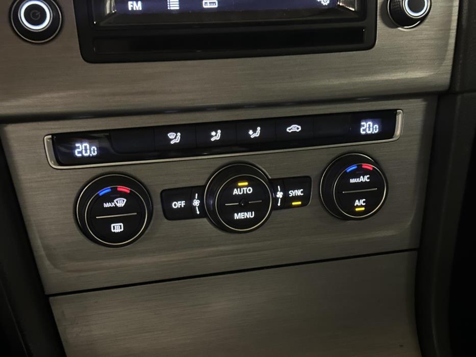 VOLKSWAGEN Golf 2015