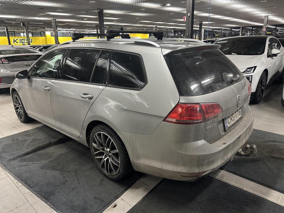 VOLKSWAGEN Golf 2015