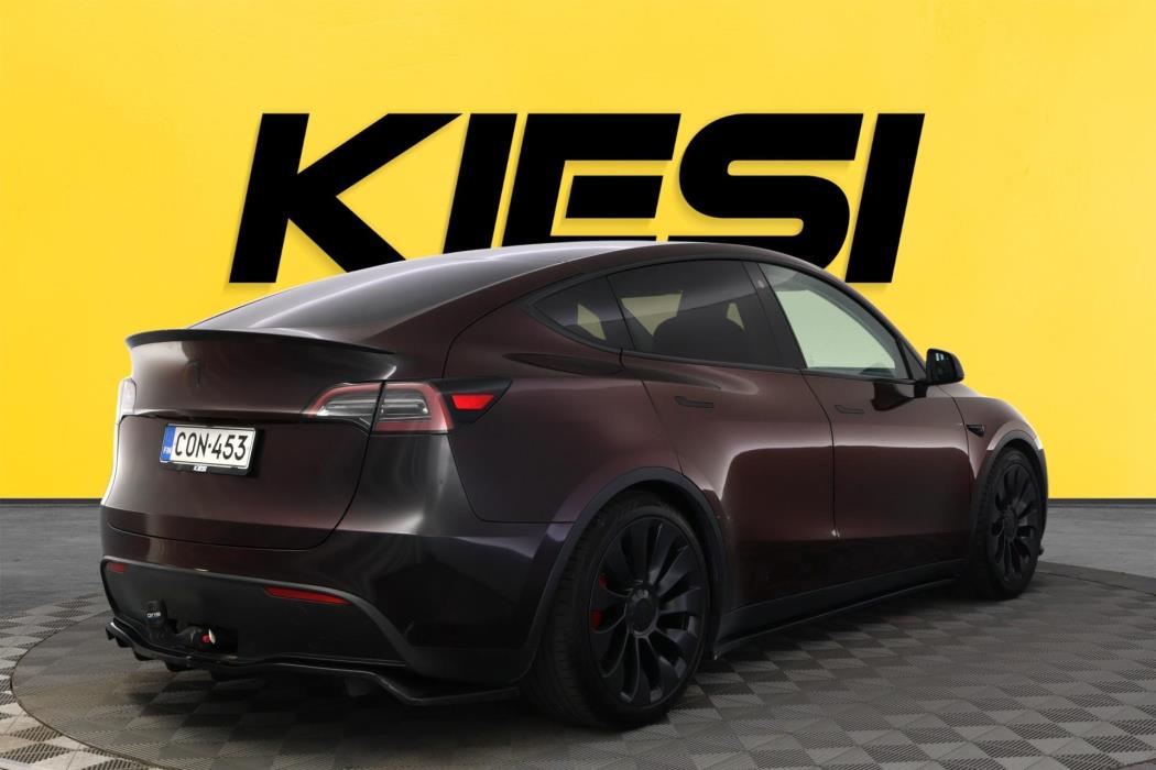 TESLA Model Y 2023
