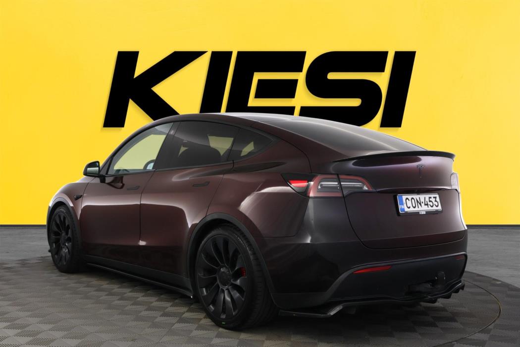 TESLA Model Y 2023