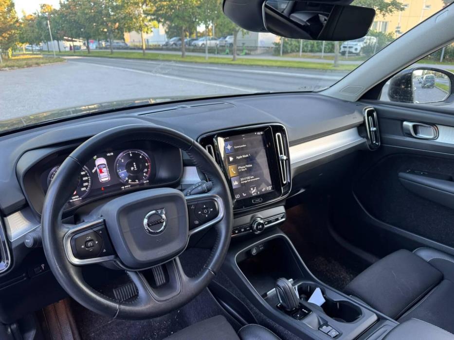 VOLVO XC40 2020