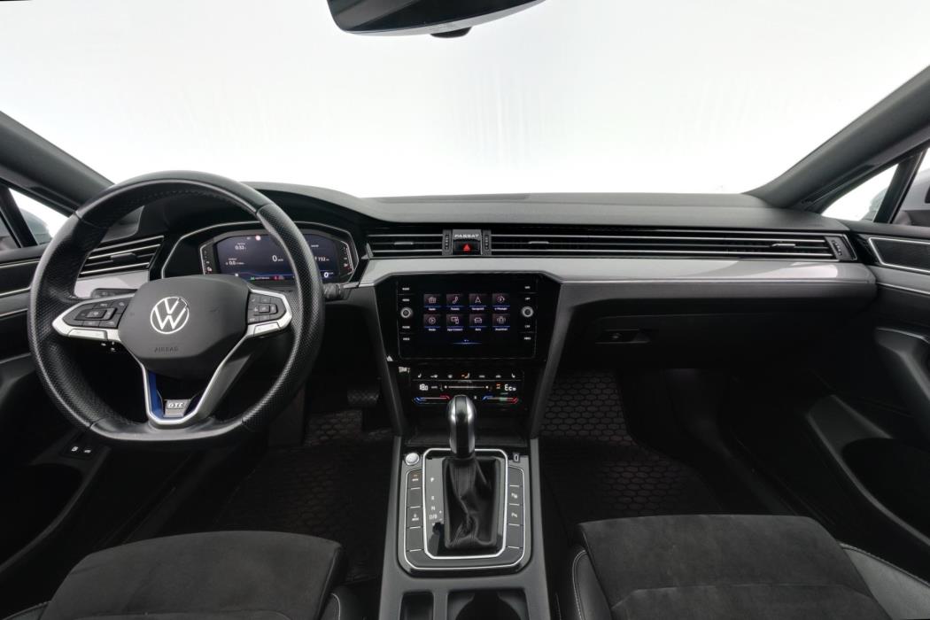 VOLKSWAGEN Passat 2021