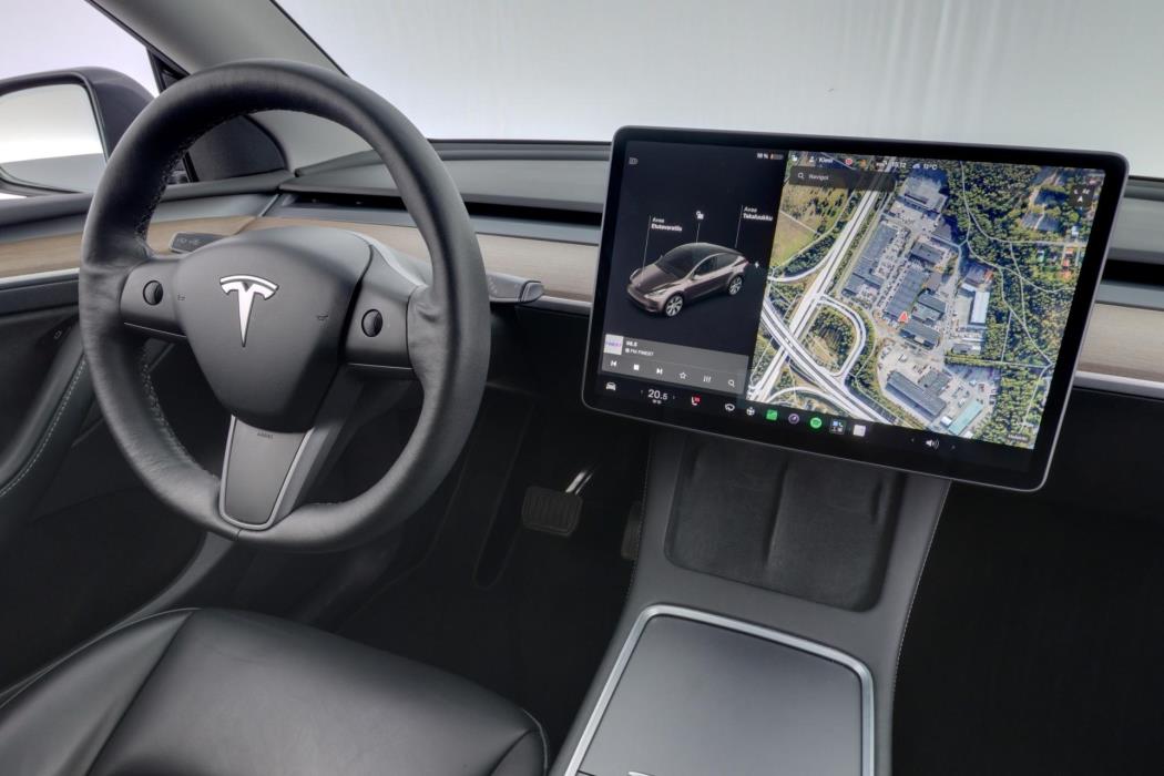 TESLA Model Y 2021