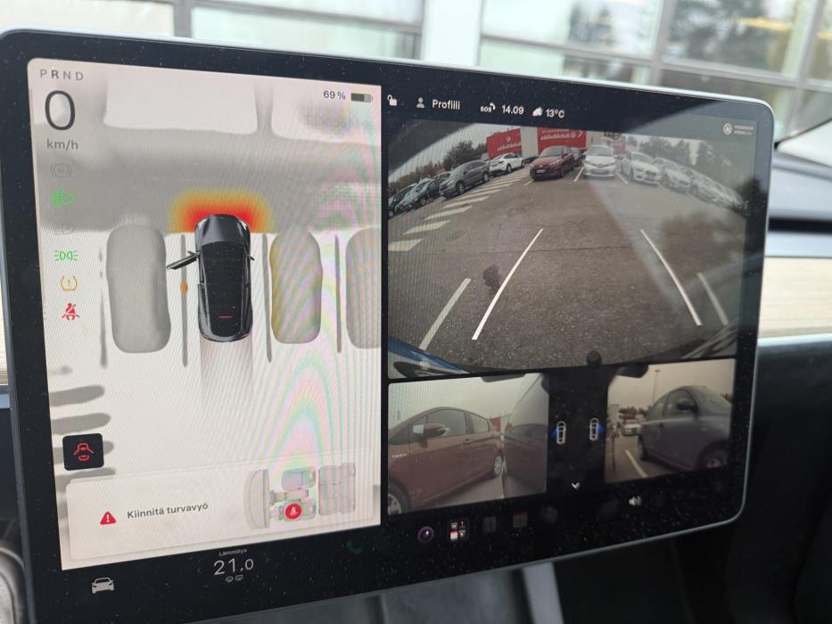 TESLA Model Y 2023
