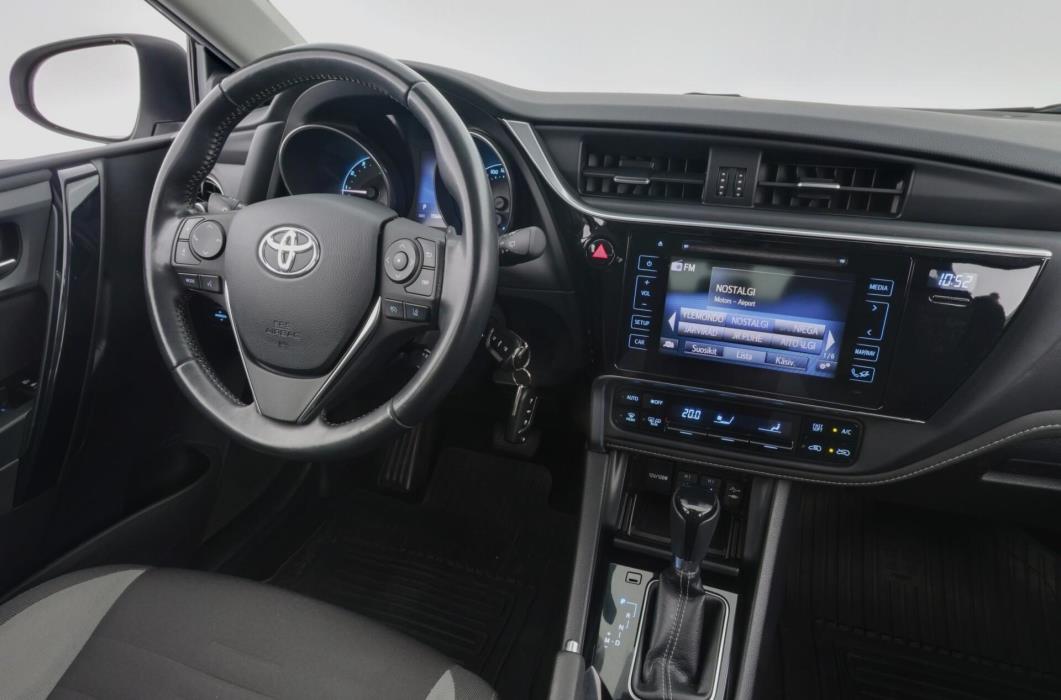 TOYOTA Auris 2018