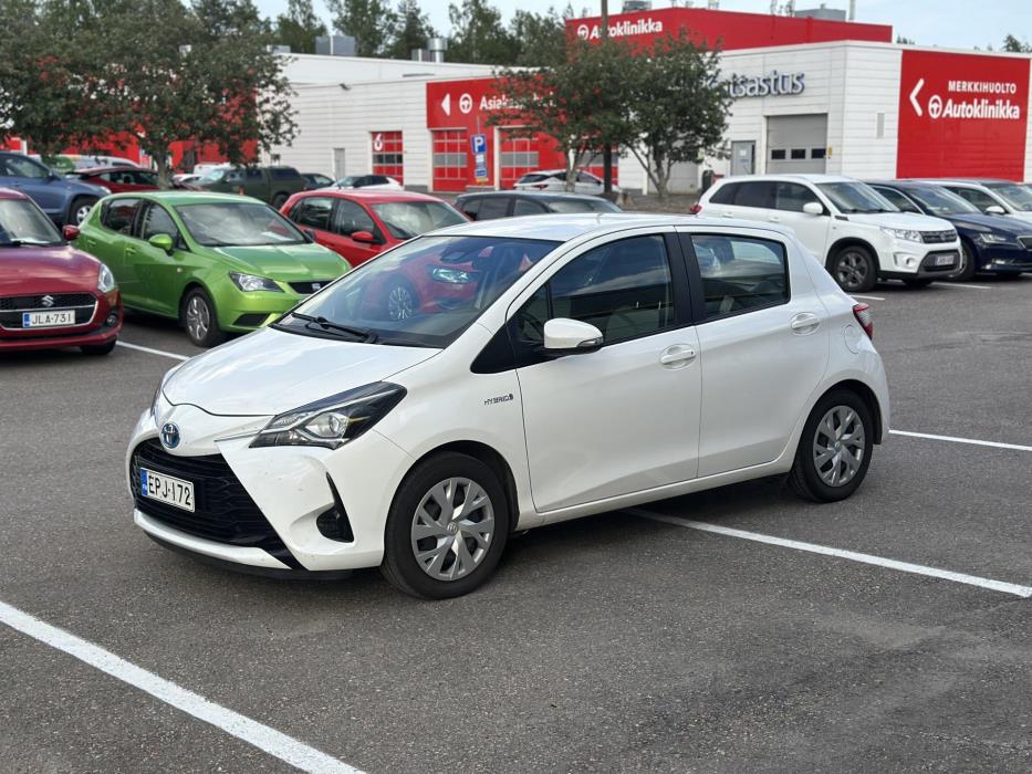 TOYOTA Yaris 2018