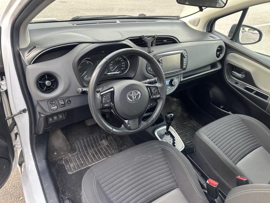 TOYOTA Yaris 2018