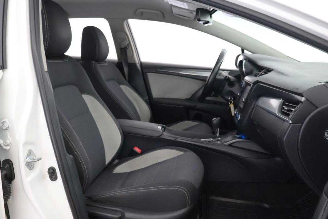TOYOTA Avensis 2018