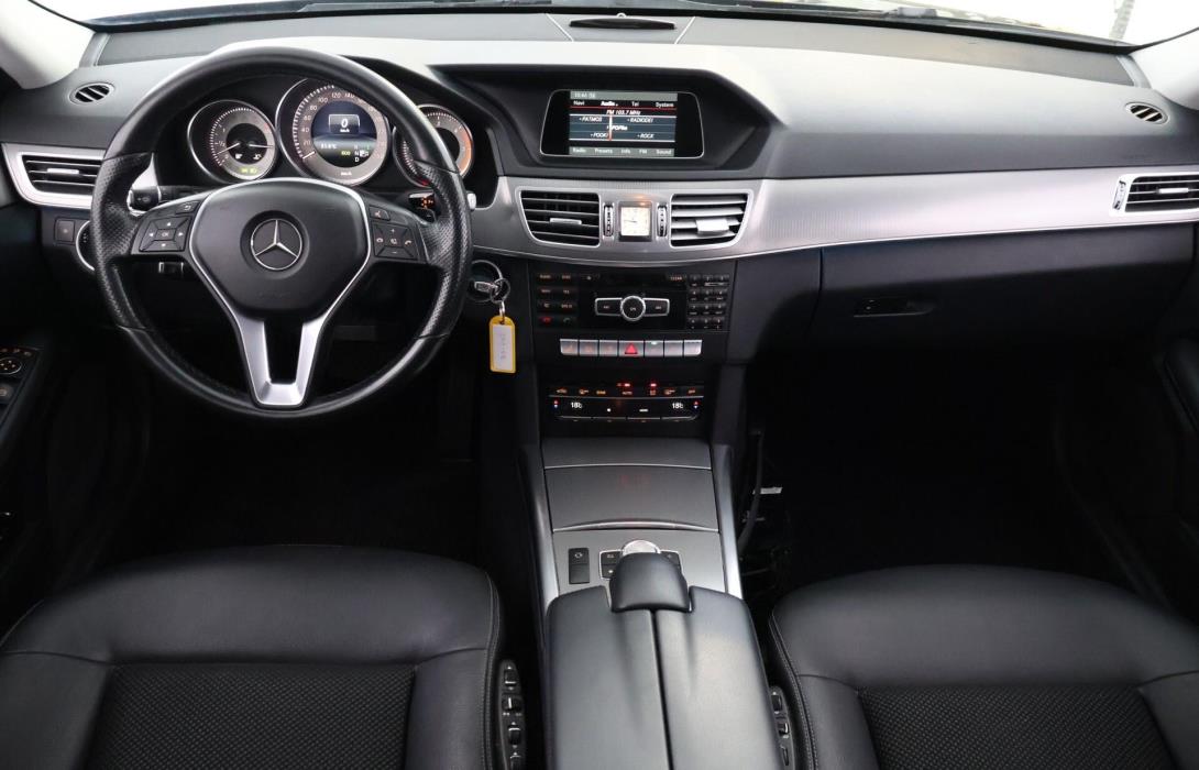 MERCEDES-BENZ E 2015