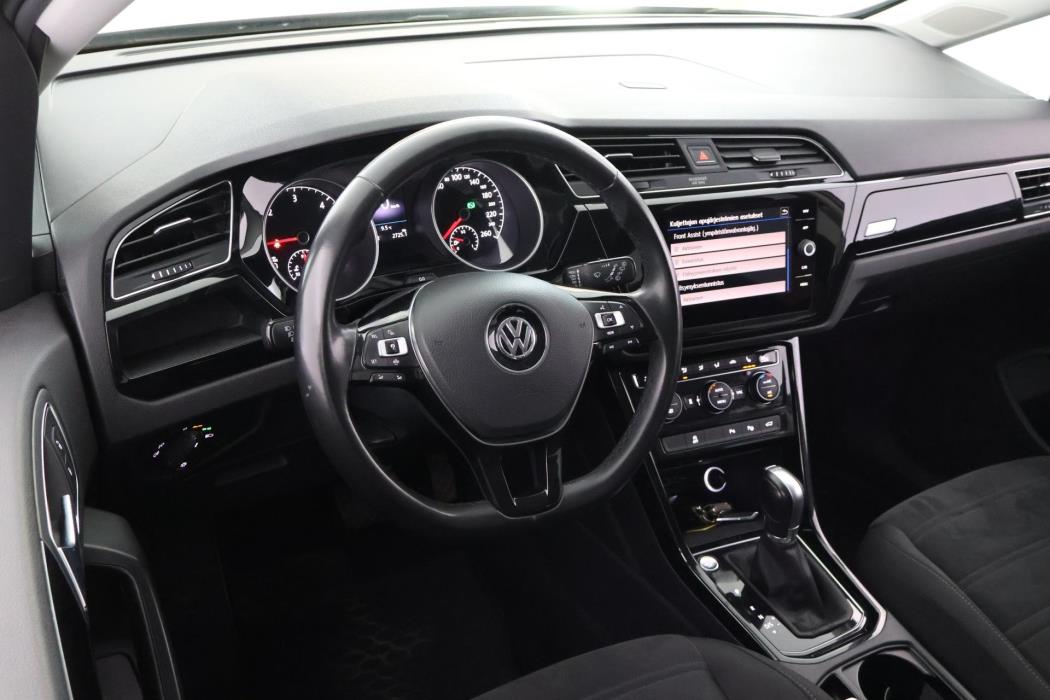 VOLKSWAGEN Touran 2019