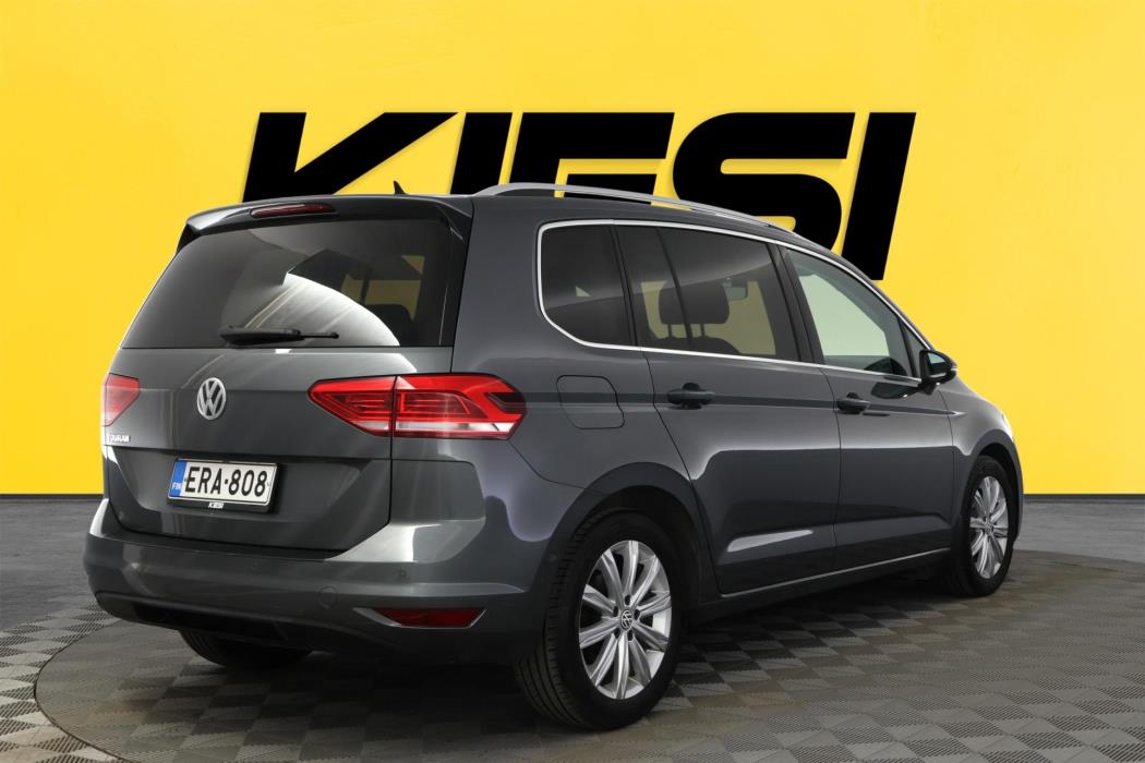 VOLKSWAGEN Touran 2019