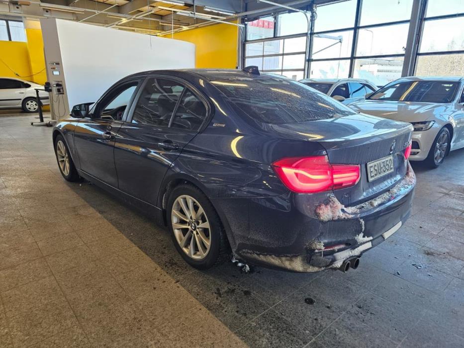 BMW 330 2016