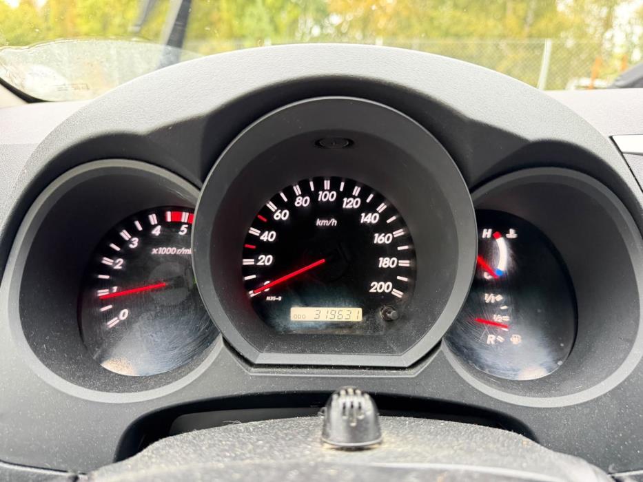 TOYOTA Hilux 2010