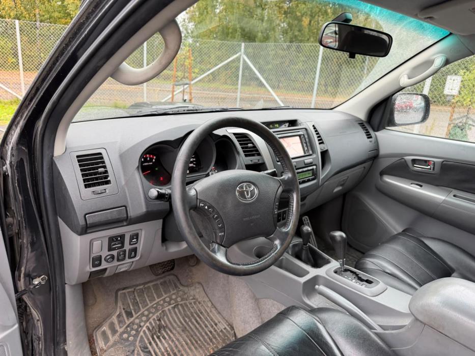 TOYOTA Hilux 2010