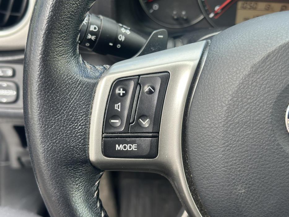 TOYOTA Yaris 2013