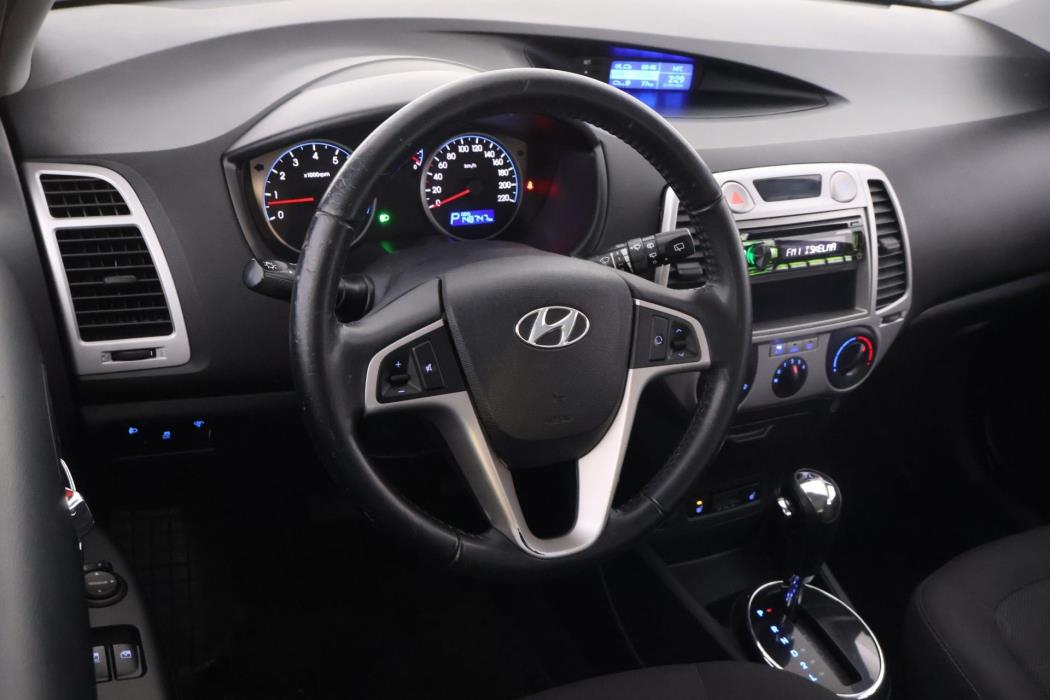 HYUNDAI i20 2012