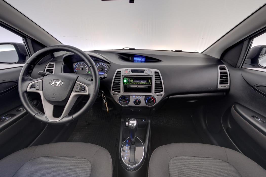 HYUNDAI i20 2012