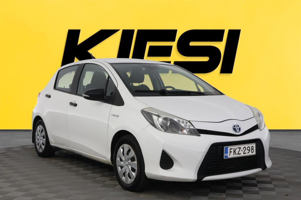 TOYOTA Yaris 2013