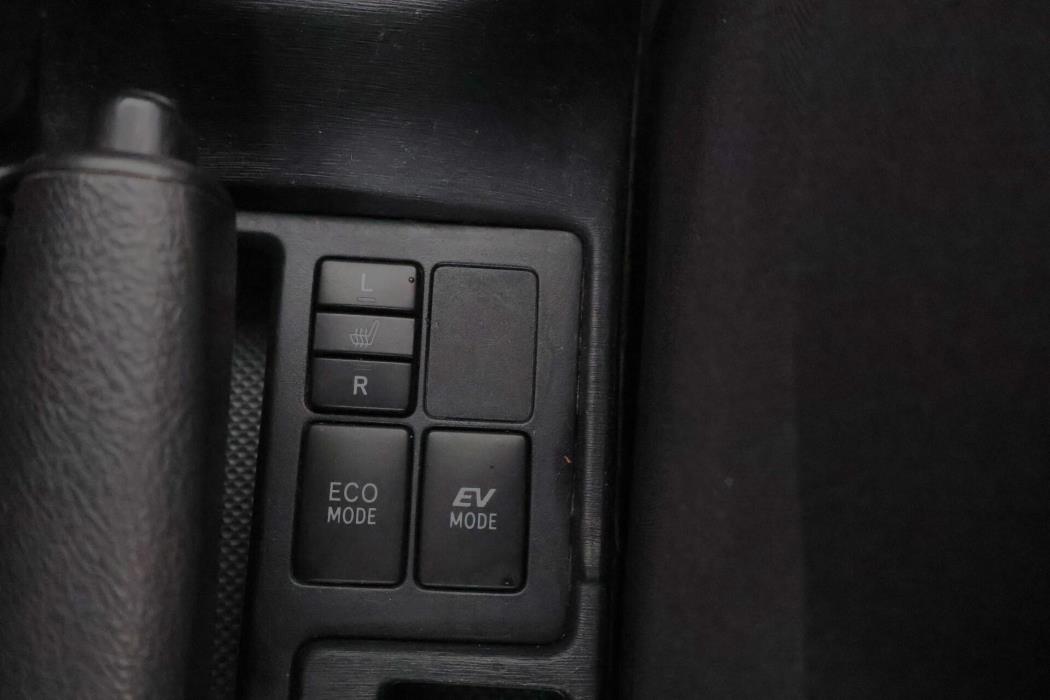 TOYOTA Yaris 2013