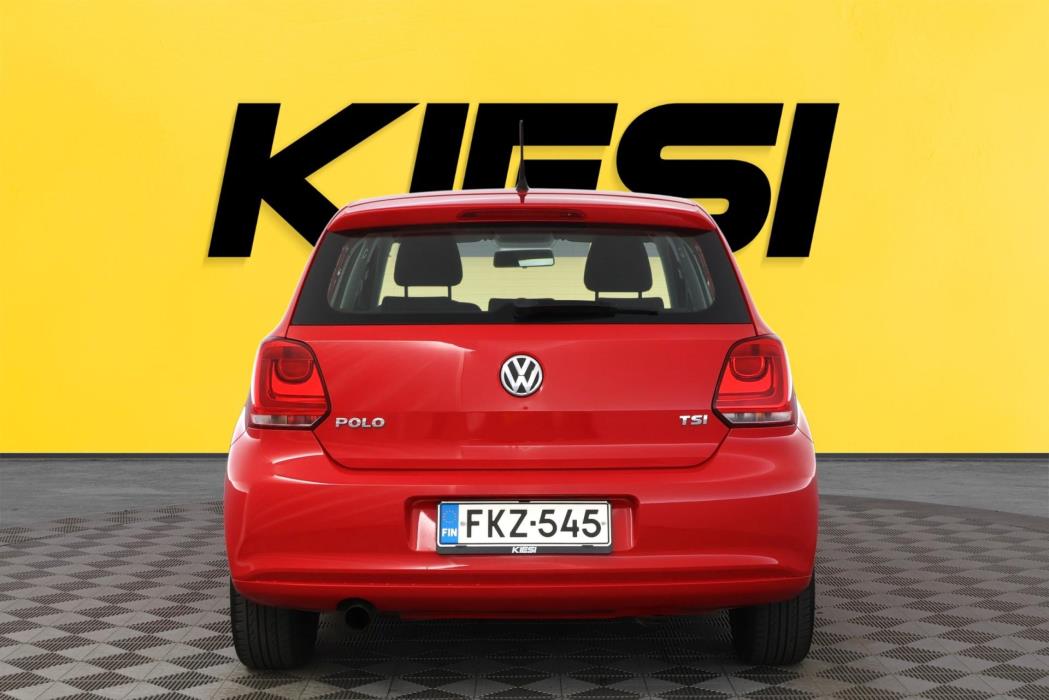 VOLKSWAGEN Polo 2013