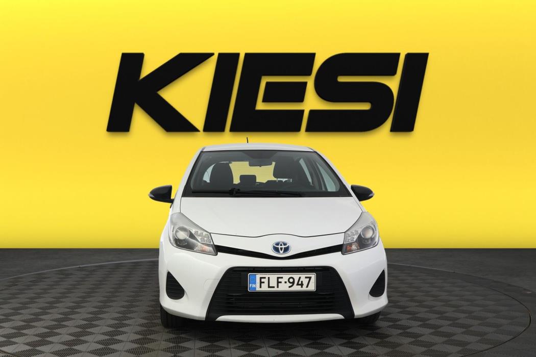 TOYOTA Yaris 2013