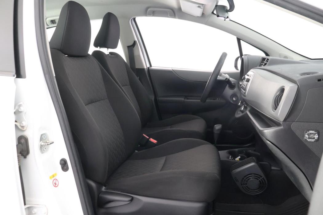 TOYOTA Yaris 2013