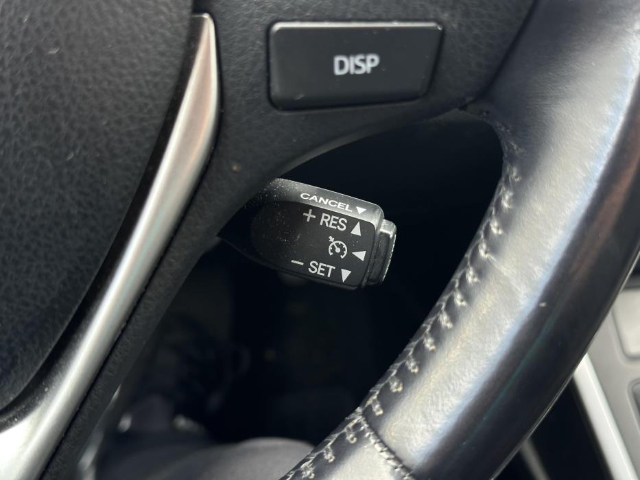 TOYOTA Auris 2015