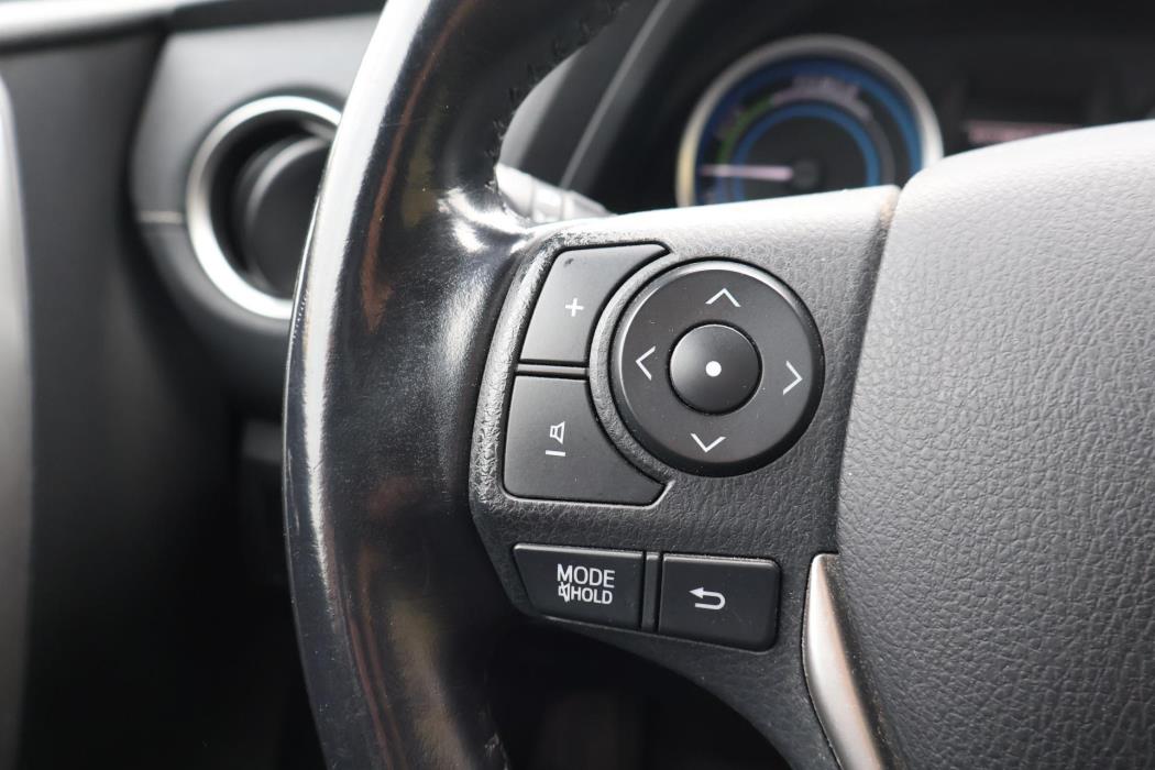 TOYOTA Auris 2015