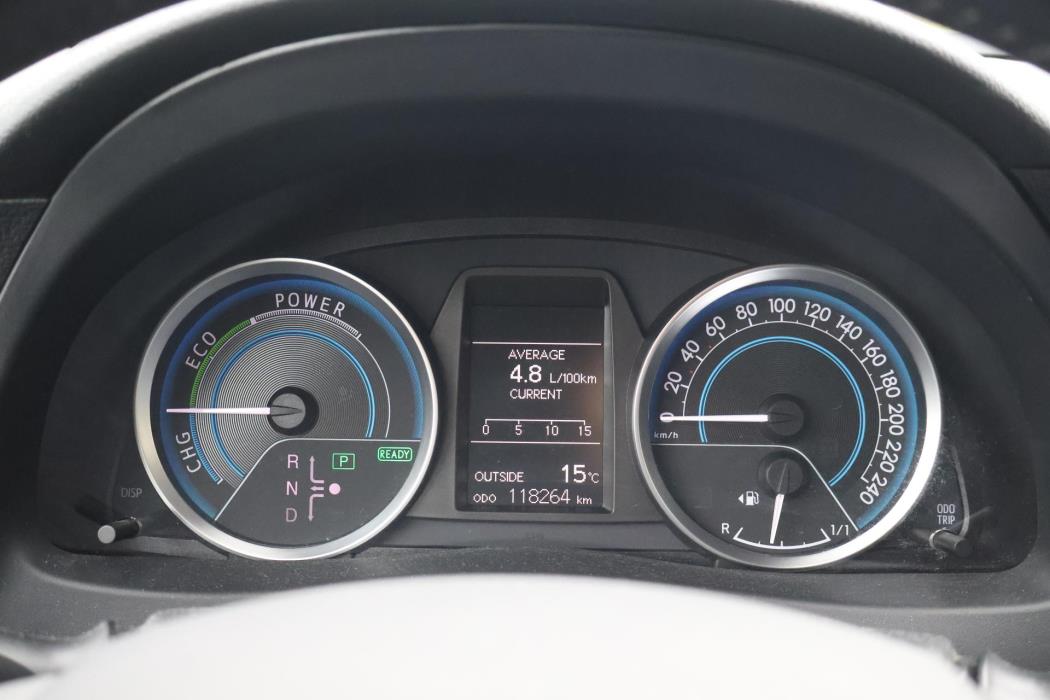 TOYOTA Auris 2015