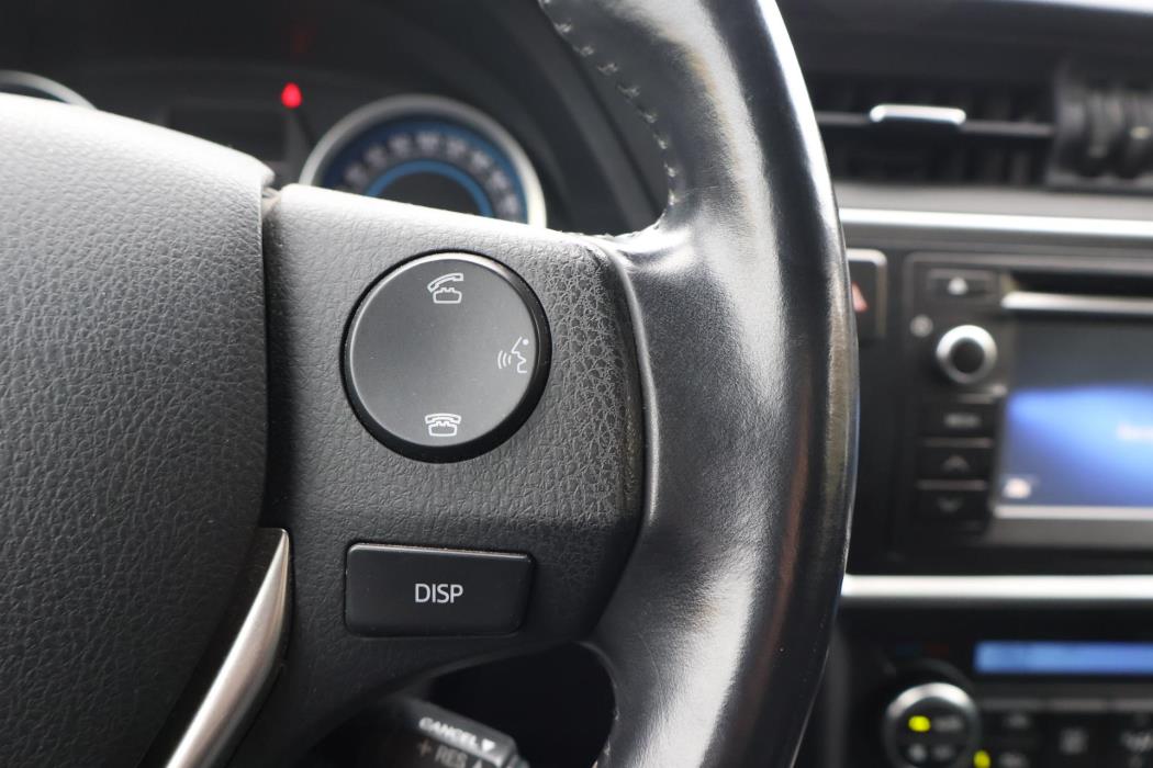 TOYOTA Auris 2015