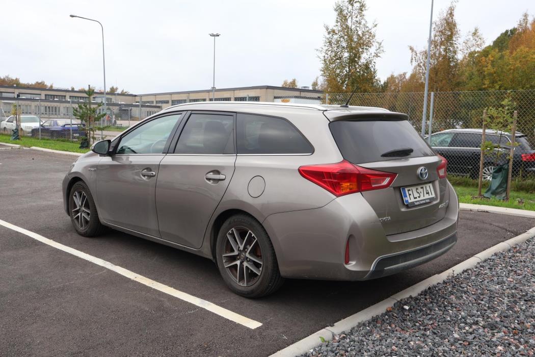 TOYOTA Auris 2015